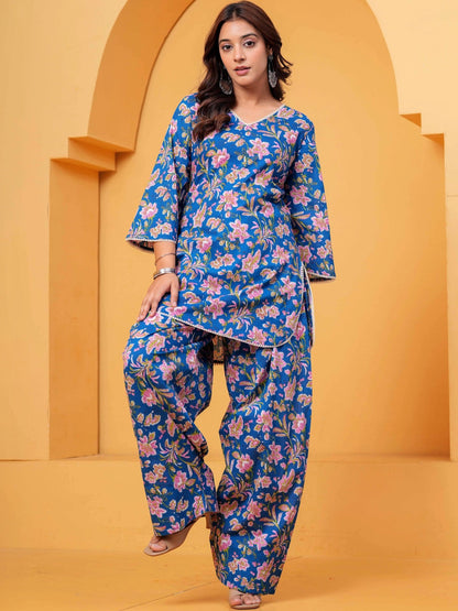 Women Floral Printed Regular Pure Cotton Kurta with Patiala