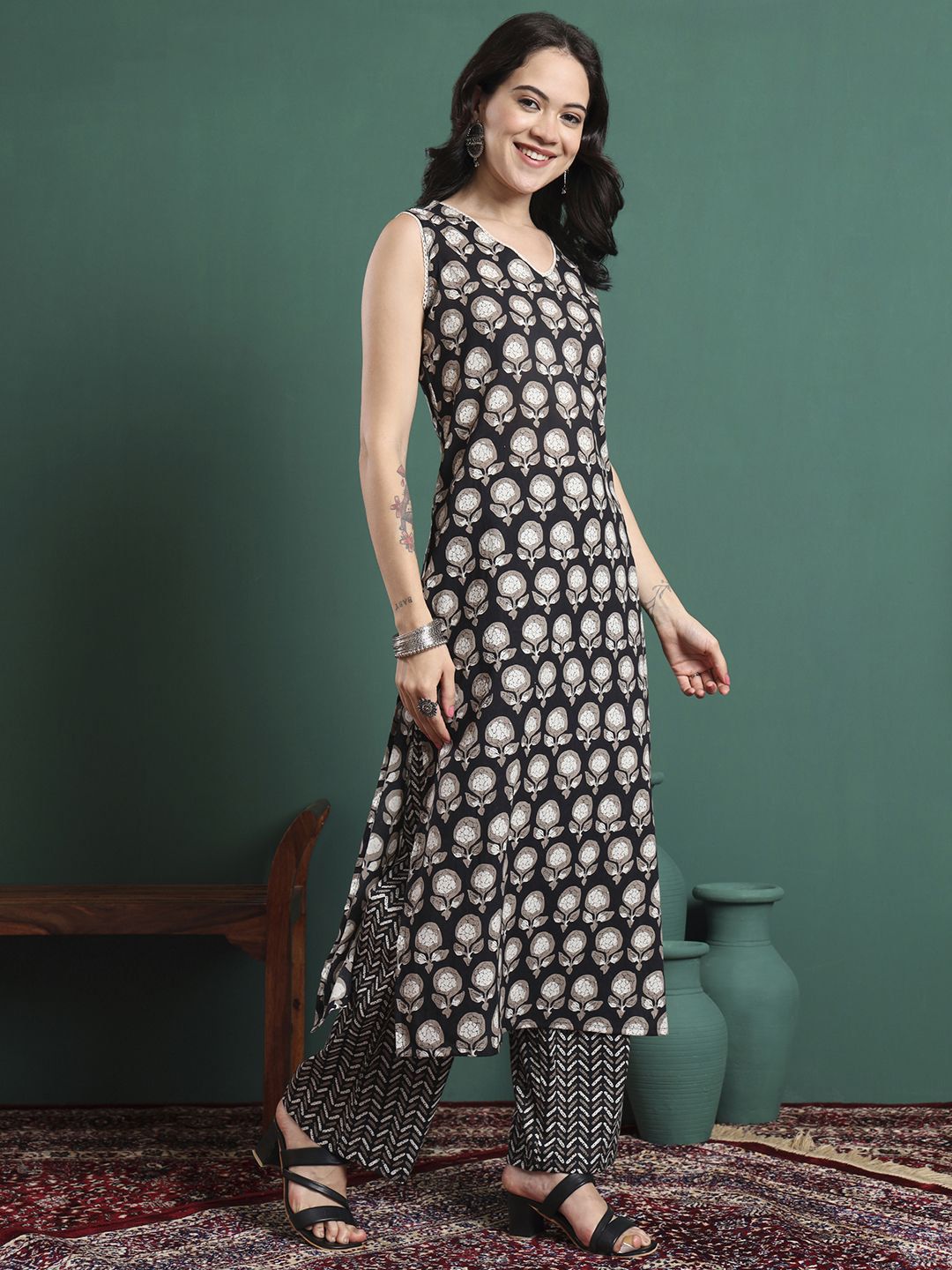 Dhiyona KL Women Ethnic Motifs Printed Pure Cotton Anarkali Kurta with Trouser & Dupatta