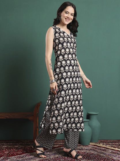 Dhiyona KL Women Ethnic Motifs Printed Pure Cotton Anarkali Kurta with Trouser & Dupatta