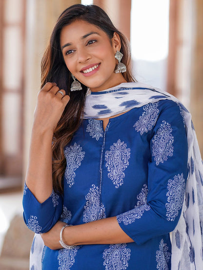Dhiyona KL Paisley Printed Round Neck Straight Kurta With Trousers And Dupatta