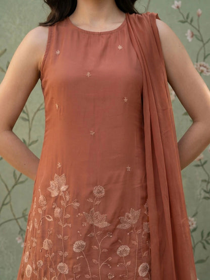 Women Floral Embroidered Regular Thread Work Kurta with Sharara & With Dupatta