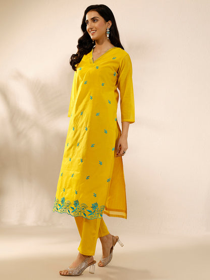 Women Ethnic Motifs Embroidered Regular Thread Work Kurta with Trousers & With Dupatta