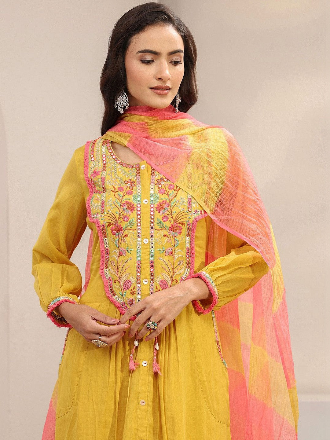 Women Floral Embroidered Regular Thread Work Kurta with Palazzos & With Dupatta
