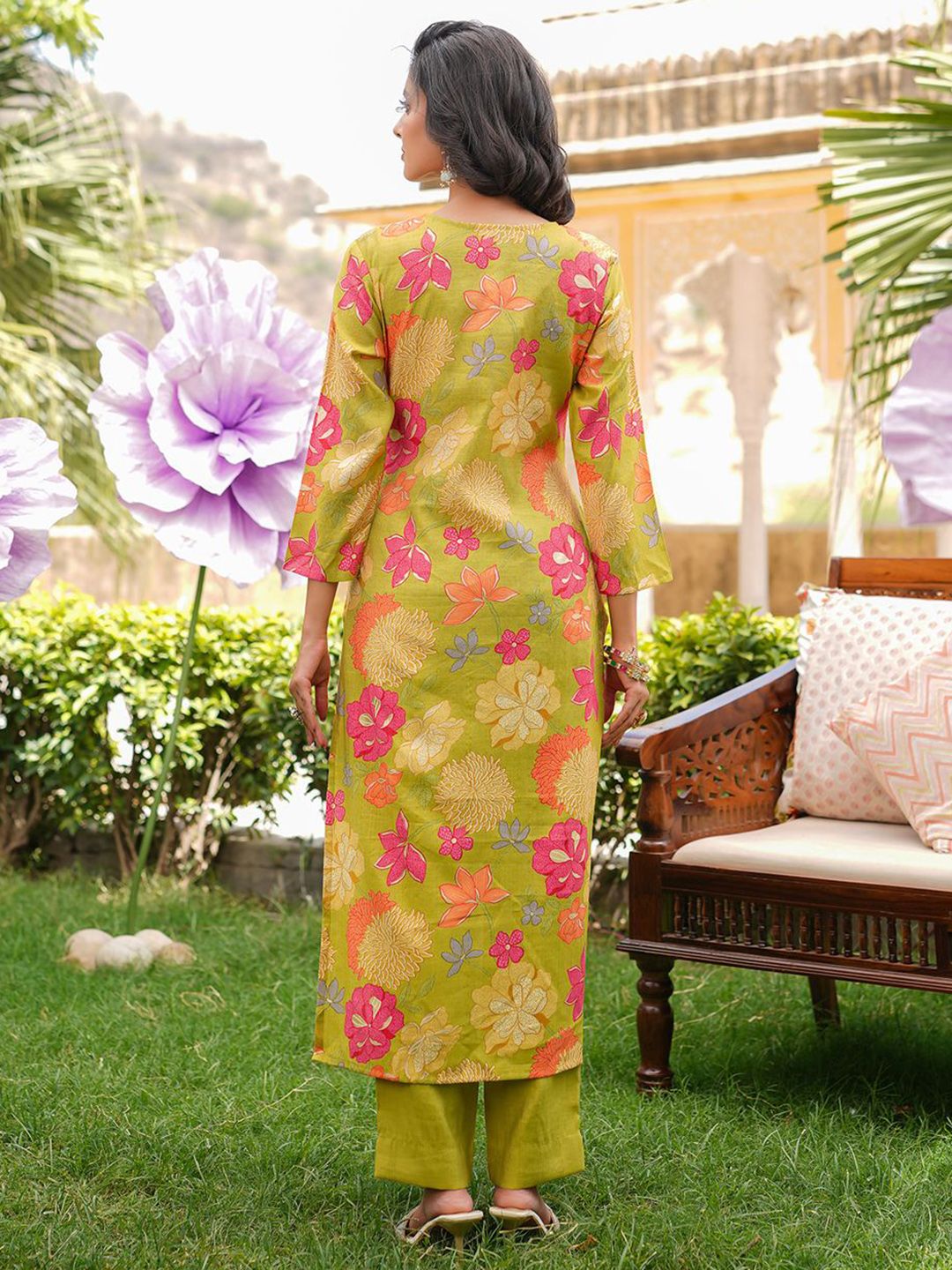Dhiyona KL Women Floral Embroidered Regular Kurta with Trousers & Dupatta