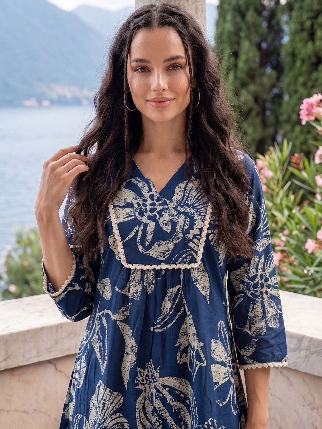 Women Floral Printed Regular Pure Cotton Kurti with Trousers