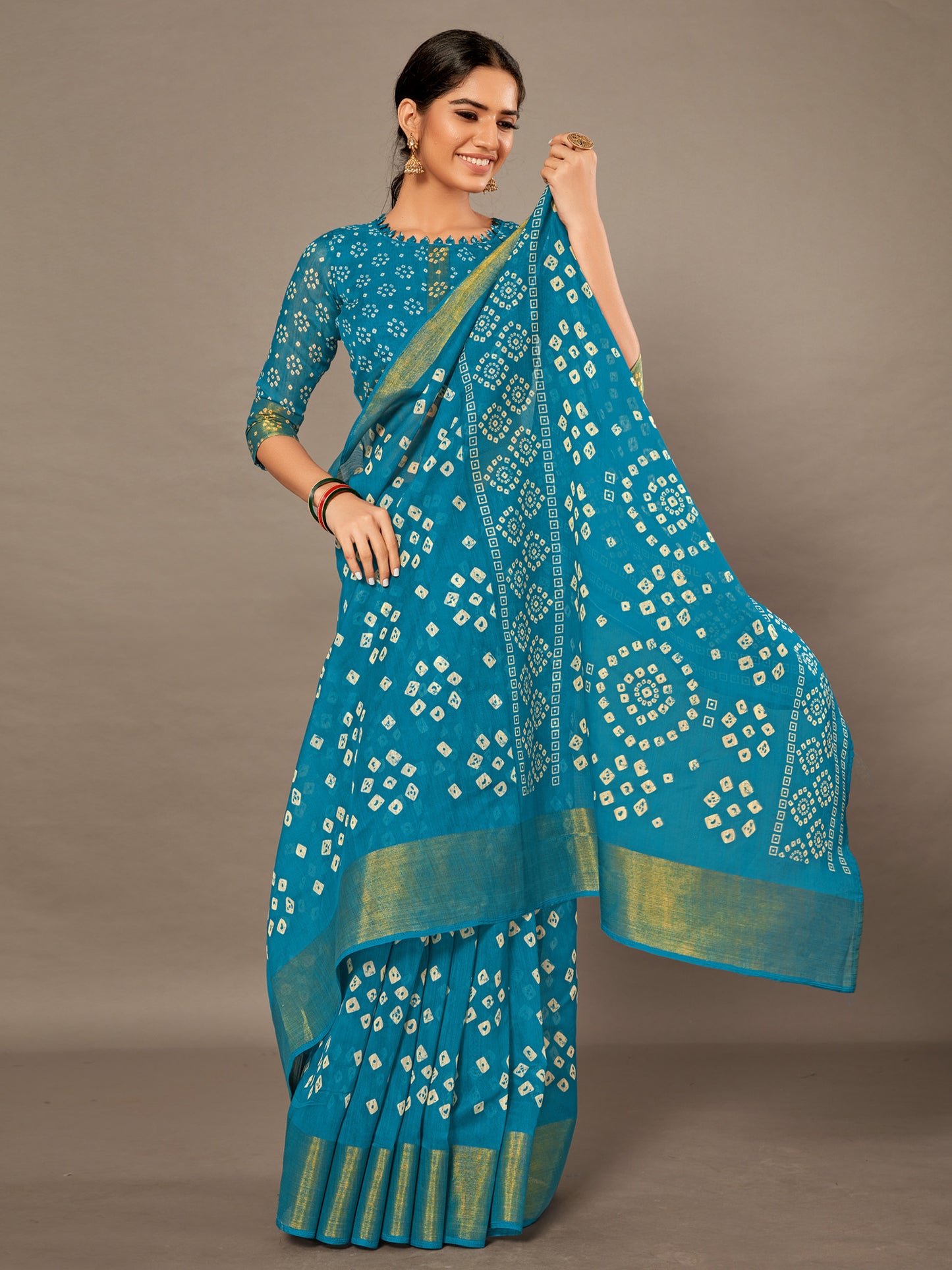 Women's Cotton Blend Blue Printed Celebrity Saree With Blouse Piece