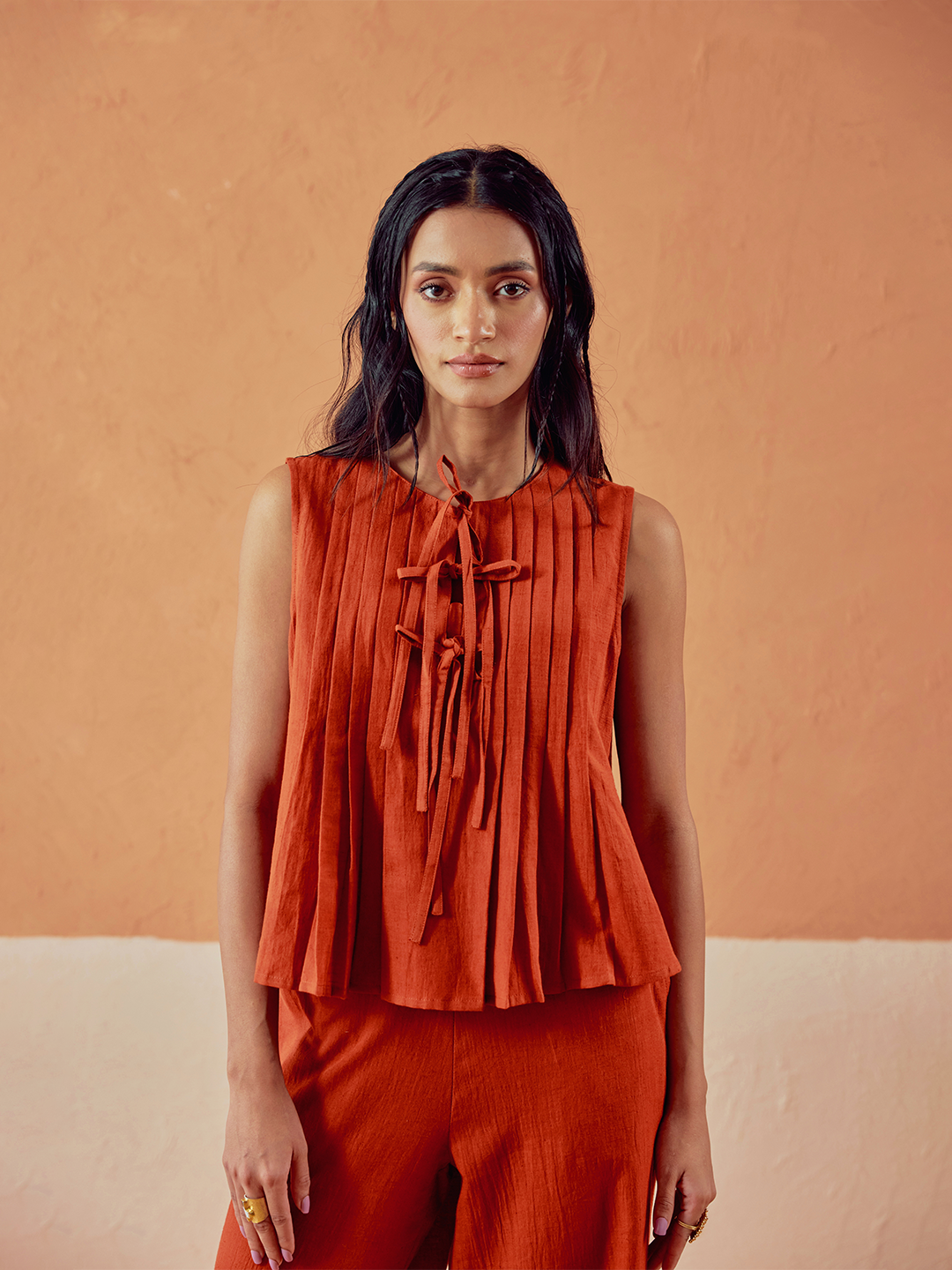 Dhiyona FL Women’s Rust Solid Linen Pleated Sleeveless Top