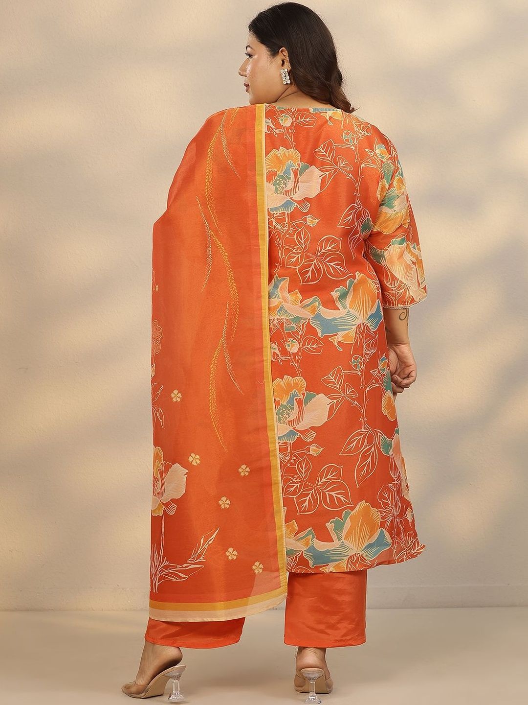 Dhiyona Women's Plus Size Floral Printed V-Neck Straight Kurta With Trousers & Dupatta