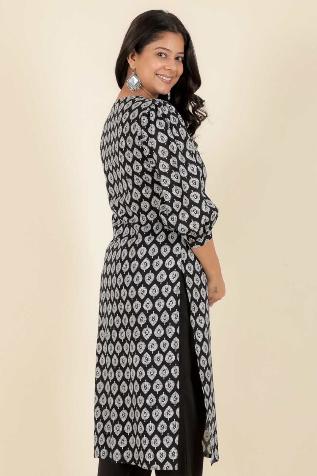 Women's Cotton Black Straight Kurta