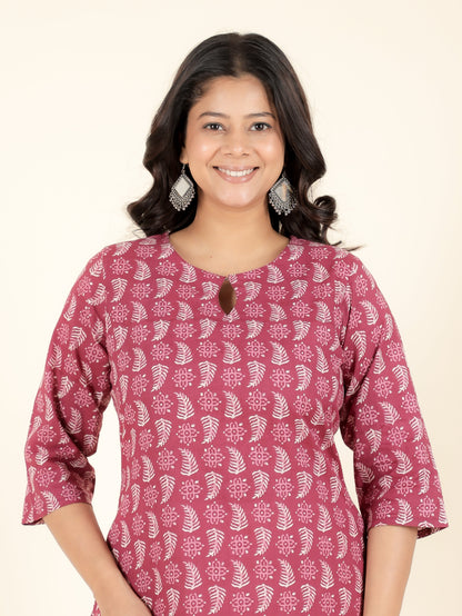 Women's Cotton Red Straight Kurta