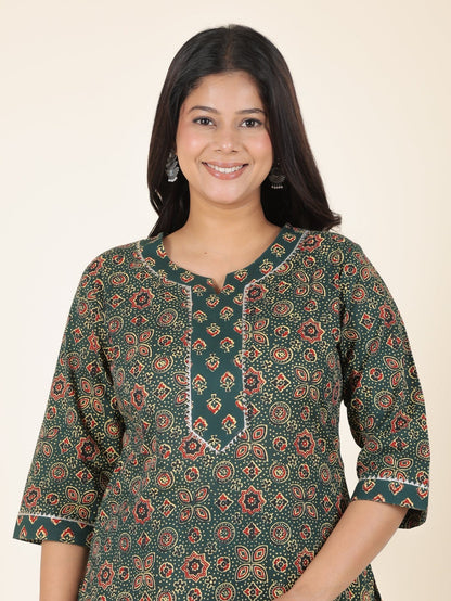 Women's Cotton Green Straight Kurta