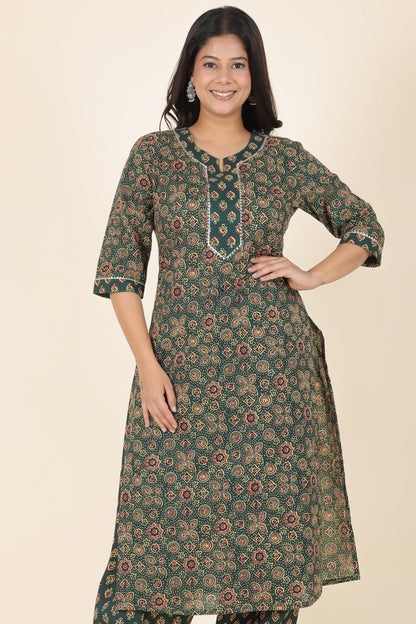 Women's Cotton Green Straight Kurta