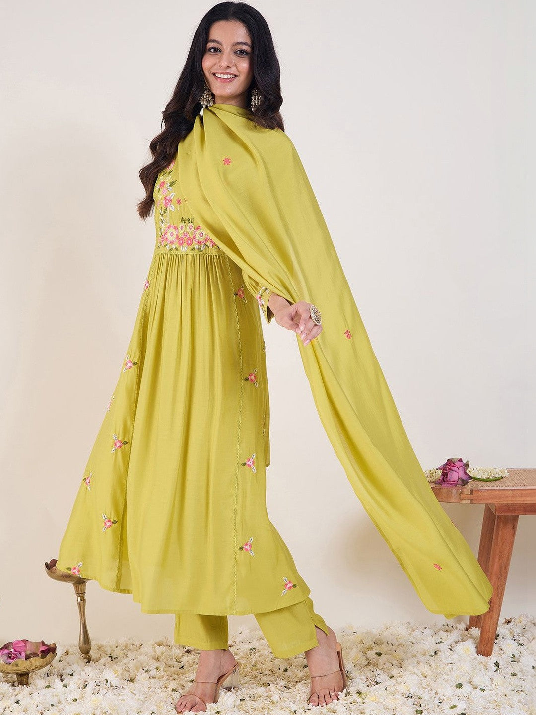 Women Floral Embroidered Tiered Thread Work Kurta with Trousers & With Dupatta