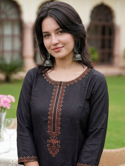 Women Ethnic Motifs Embroidered Regular Thread Work Kurta with Trousers & With Dupatta