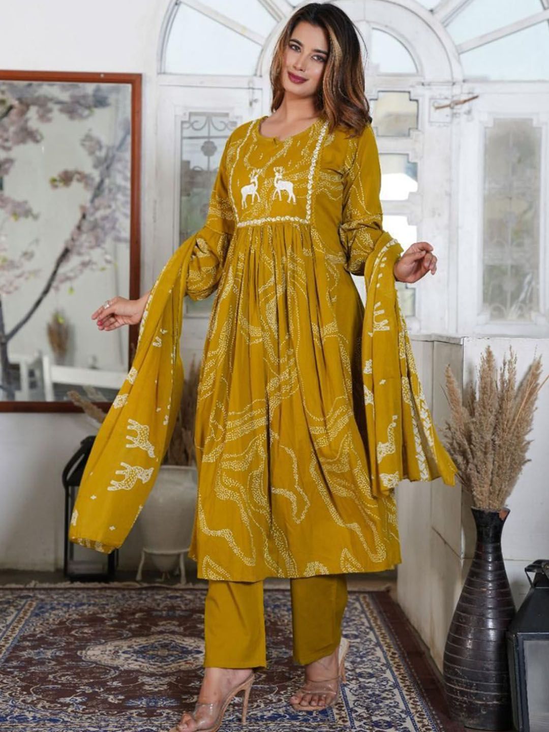 Dhiyona KL Abstract Printed Notch Neck Thread Work Pure Cotton Kurta With Trousers & Dupatta