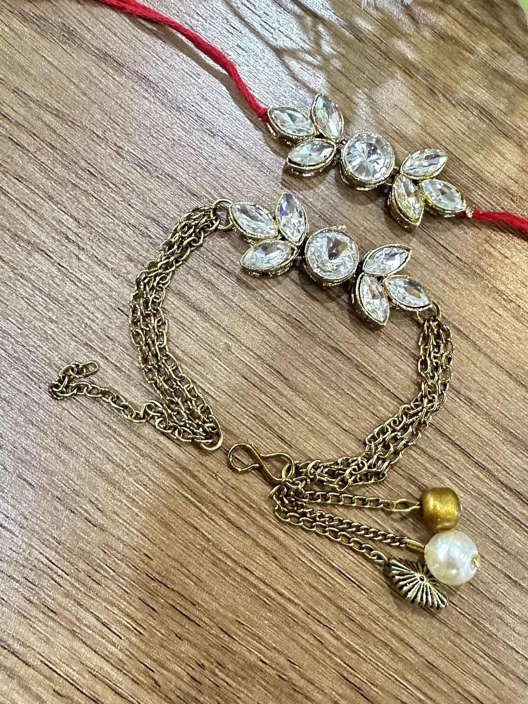Dhiyona Rakhi