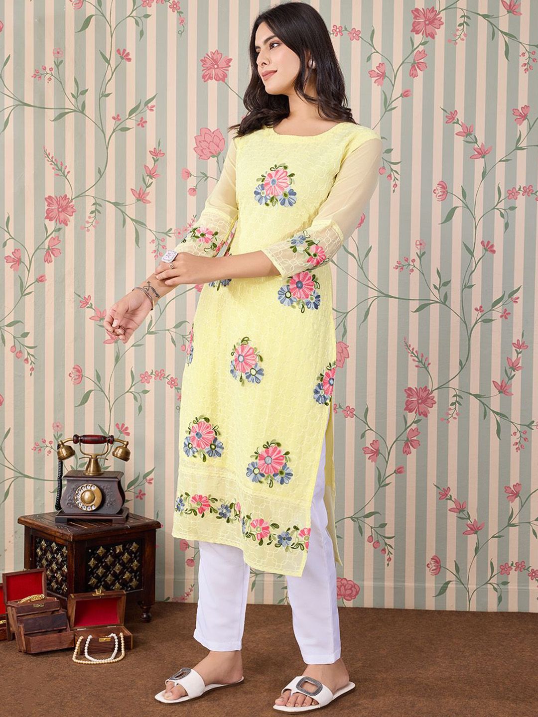 Dhiyona OD  Floral Embroidered Thread Work Floral Georgette Straight Kurta