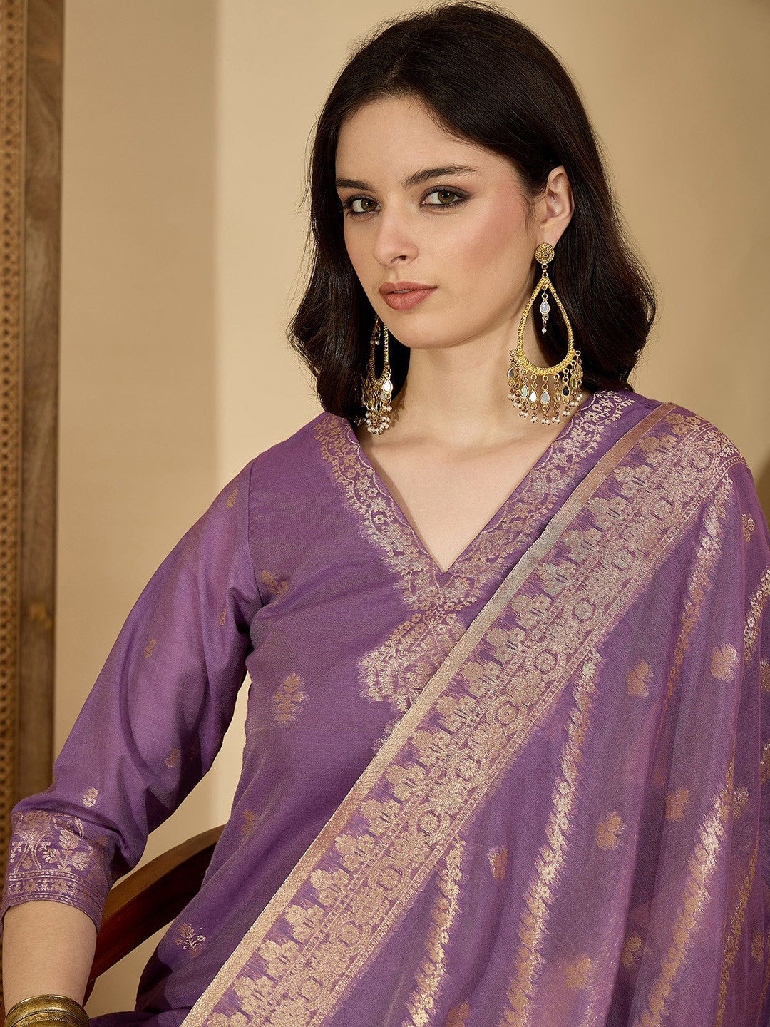 Women Ethnic Motifs Woven Design Kurta with Trousers & Dupatta