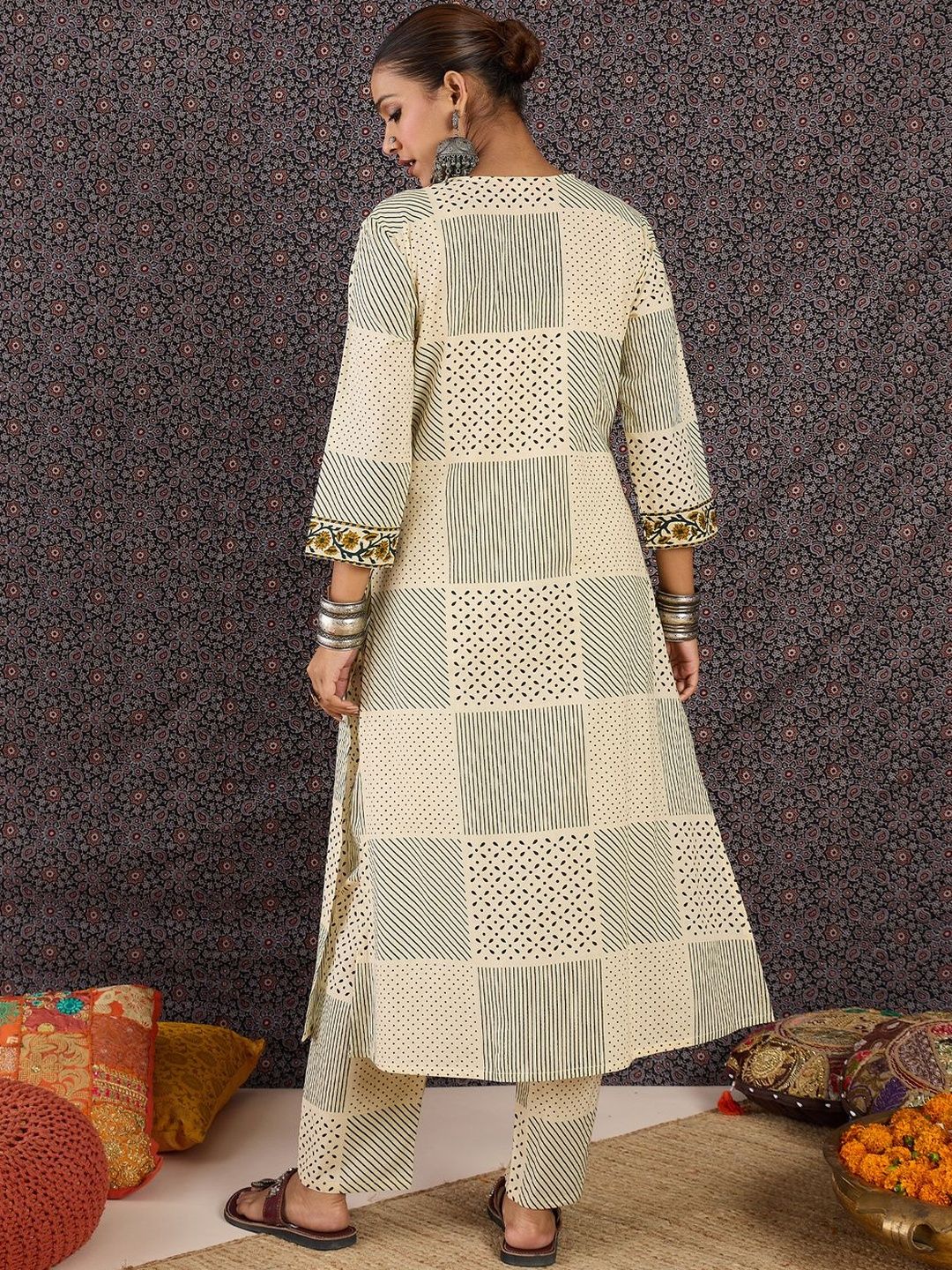 Dhiyona IE Printed V-Neck Three-Quarter Sleeves Pure Cotton Tunic And Trousers