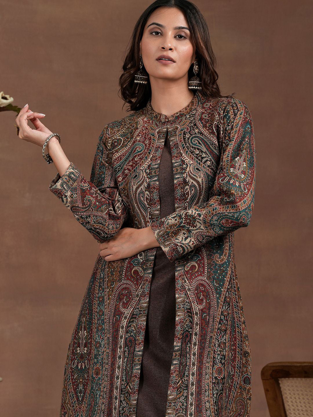 Women Paisley Printed Regular Thread Work Kurta with Trousers