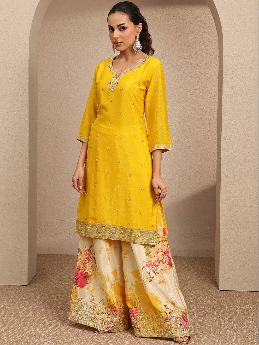 Women Floral Embroidered Regular Gotta Patti Kurta with Palazzos & With Dupatta