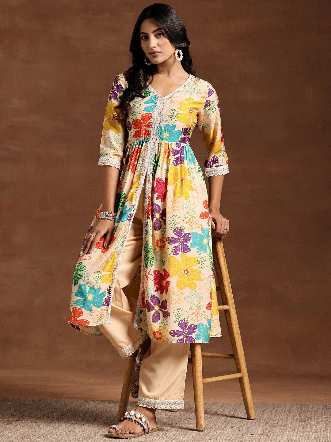 Women Floral Printed Angrakha Kurta with Trousers
