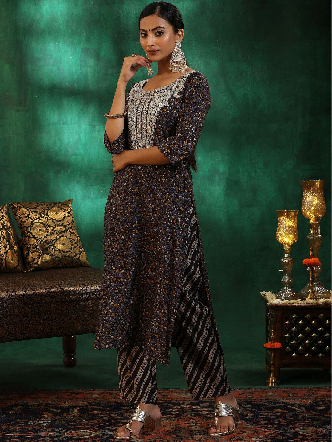 Women Floral Printed Regular Thread Work Kurta with Trousers & With Dupatta