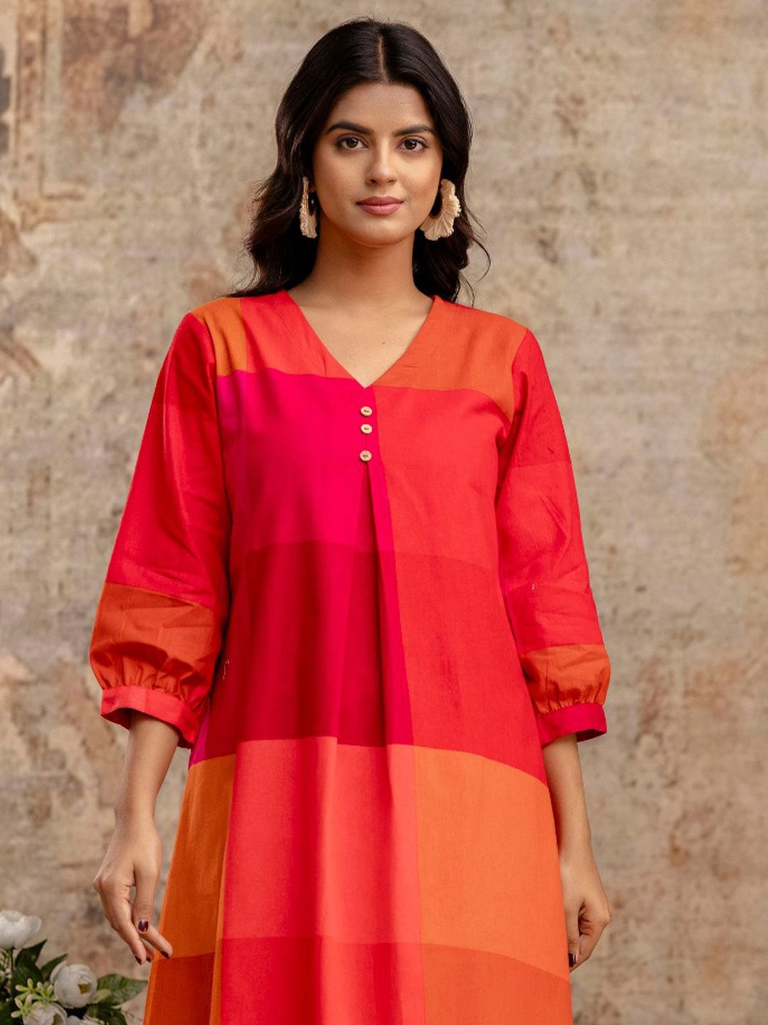 Dhiyona IE Women Colourblocked V-Neck Regular Kurta with Trousers