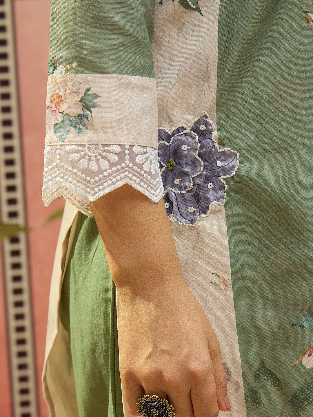 Women Floral Printed Regular Linen Kurta with Trousers & With Dupatta