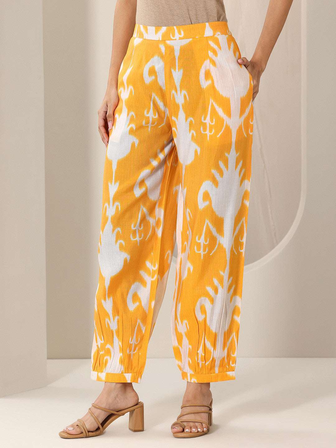 Women Ethnic Motifs Printed Regular Kurta with Trousers