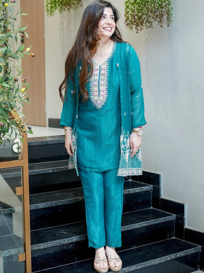 Women Ethnic Motifs Embroidered Regular Thread Work Kurta with Trousers