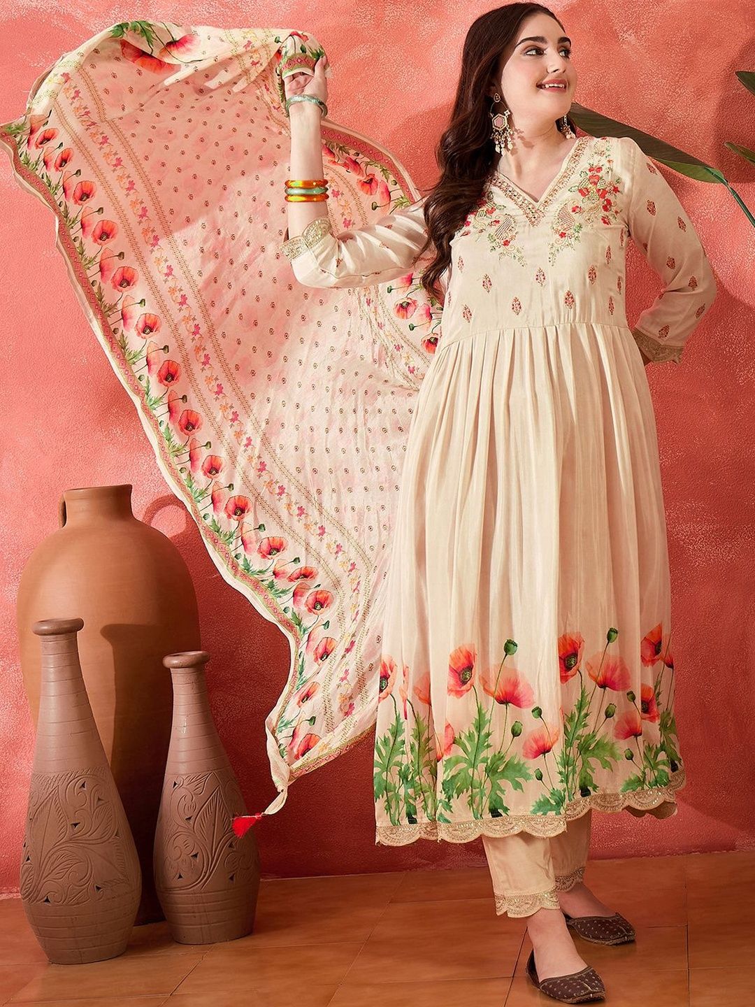 Dhiyona CH Floral Printed Tiered V-Neck Thread Work Kurta With Trousers & Dupatta