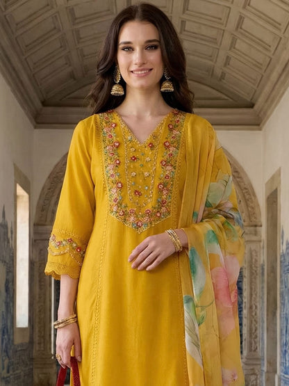 Women Floral Embroidered Regular Thread Work Kurta with Trousers & With Dupatta