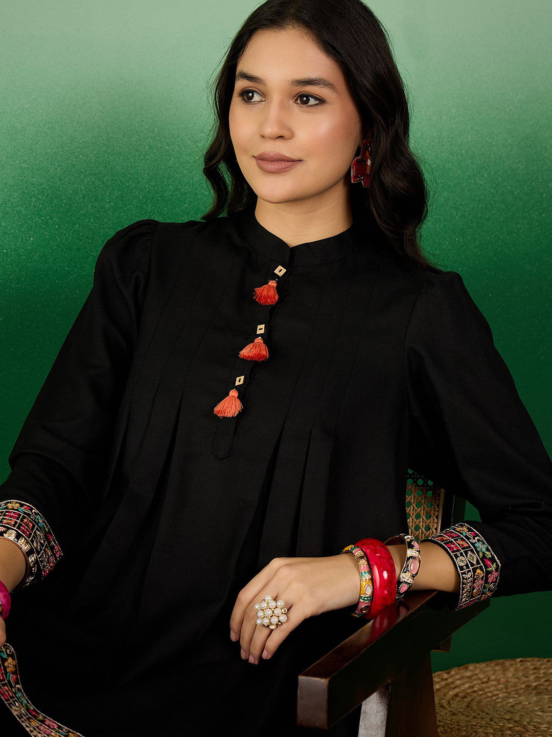 Women Floral Embroidered Kurta with Trousers