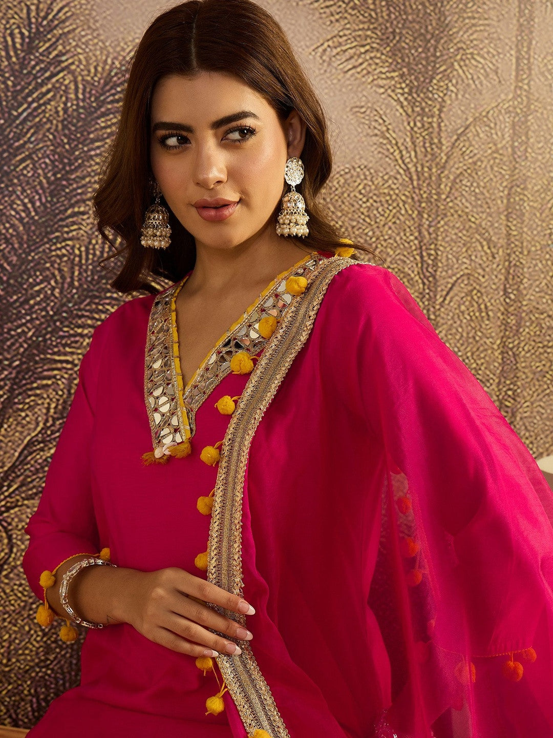 Dhiyona SN Embroidered V-Neck Kurta & Trousers Kurta Set