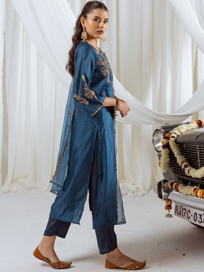 Floral Embroidered Thread Work Round Neck Kurta With Trousers & Dupatta