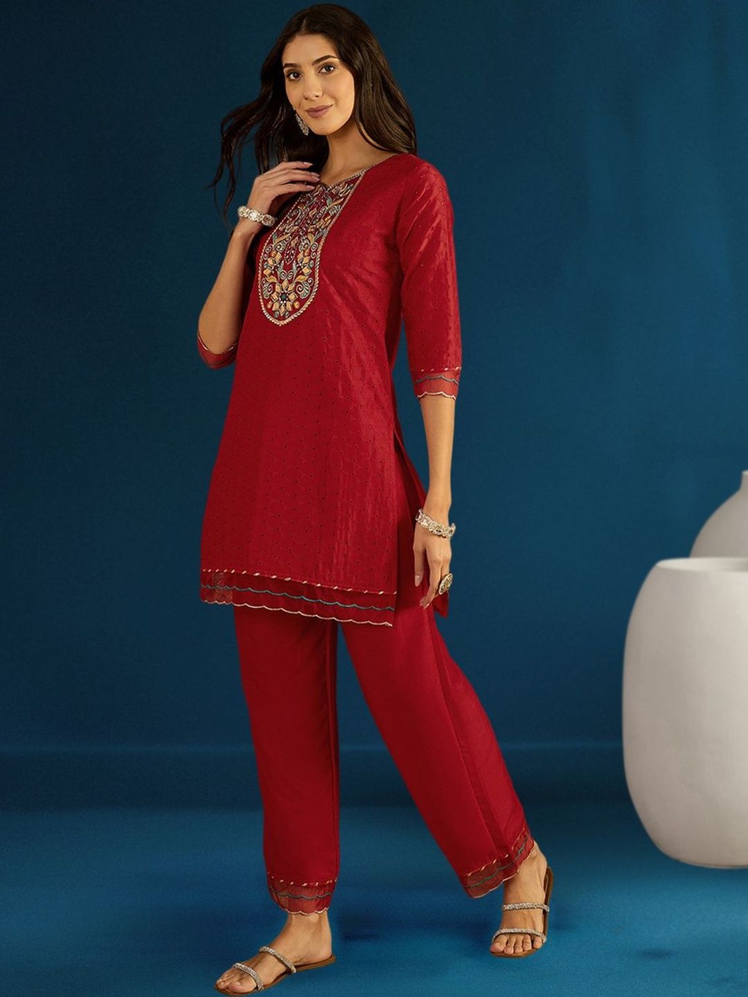 Dhiyona CH Women Ethnic Motifs Embroidered Regular Thread Work Kurta with Trousers