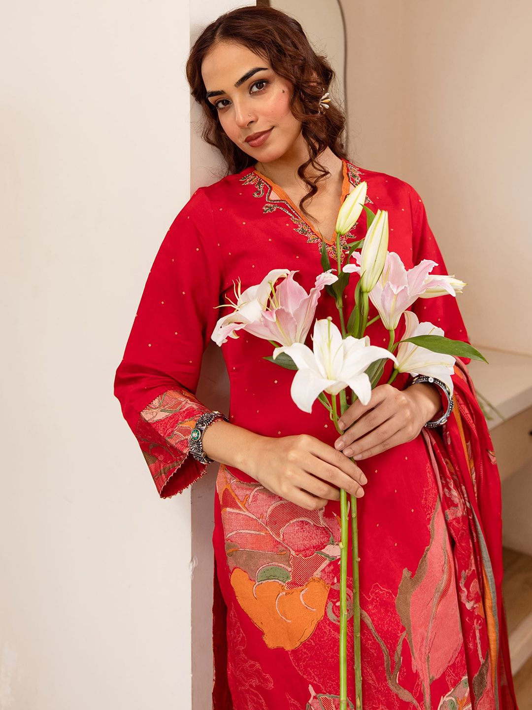 Dhiyona SN Floral Printed Straight Kurta With Palazzos & Dupatta