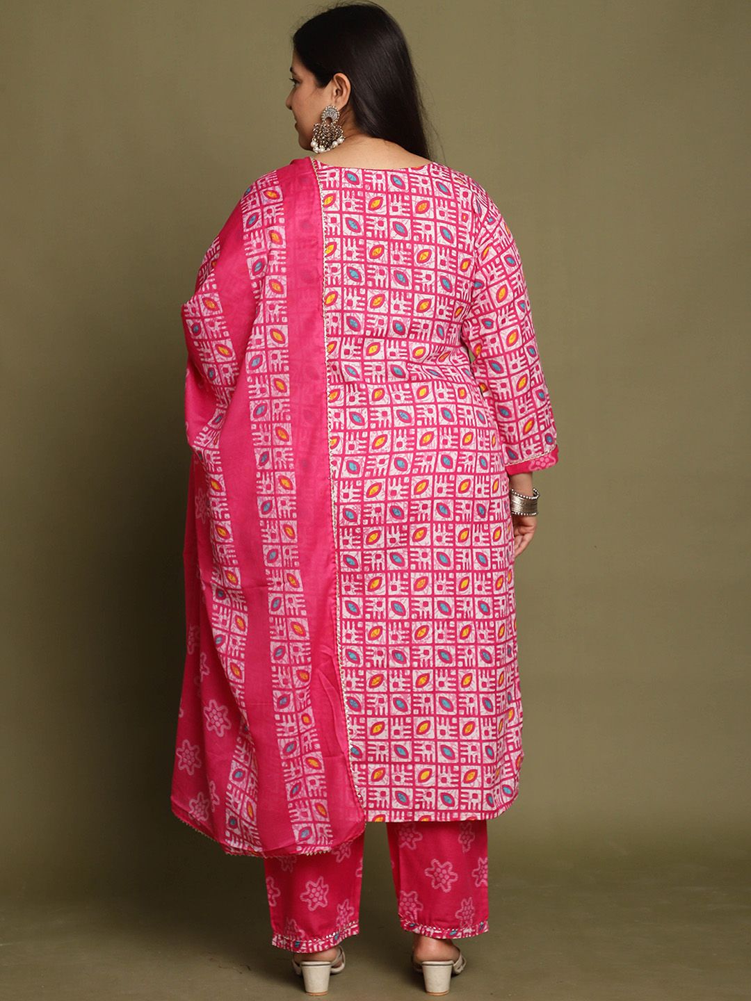 Dhiyona KL Floral Printed Straight Kurta With Trouser & Dupatta