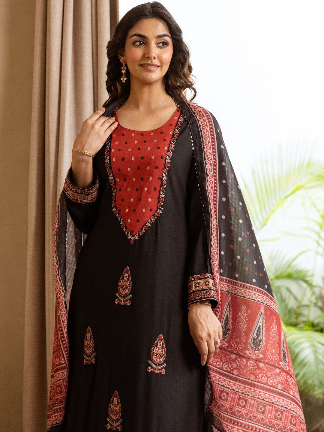 Ethnic Motifs Embroidered Thread Work Kurta With Palazzo & Dupatta