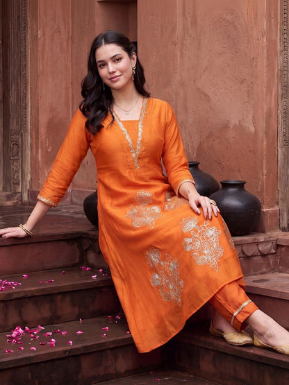 Women Ethnic Motifs Embroidered Regular Thread Work Kurta with Trousers