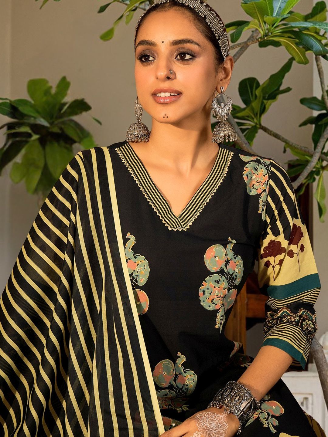 Dhiyona IE Women Floral Printed Regular Pure Cotton Kurta with Trousers & With Dupatta