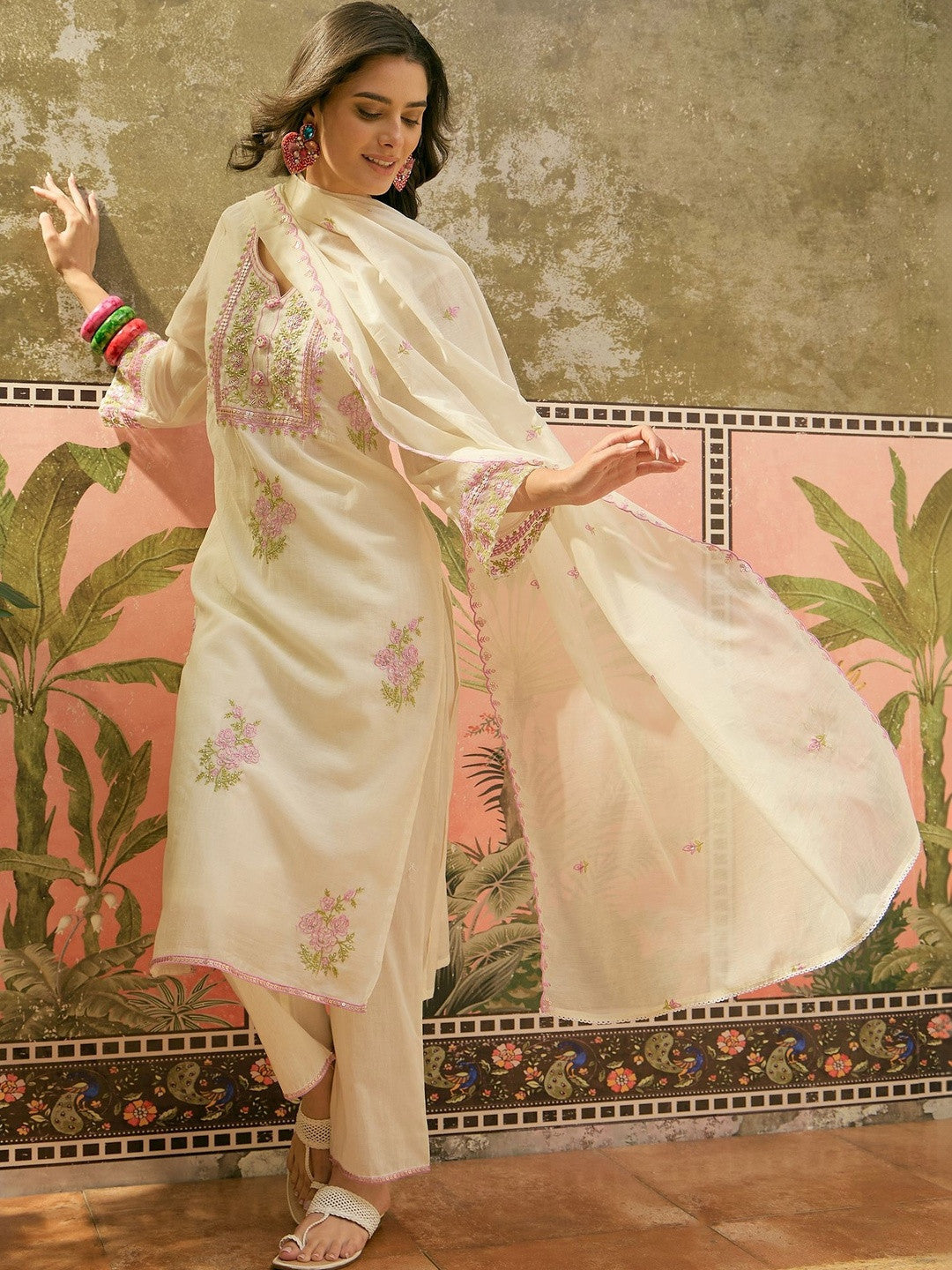 Women Floral Embroidered Regular Thread Work Pure Cotton Kurta with Trousers & With Dupatta