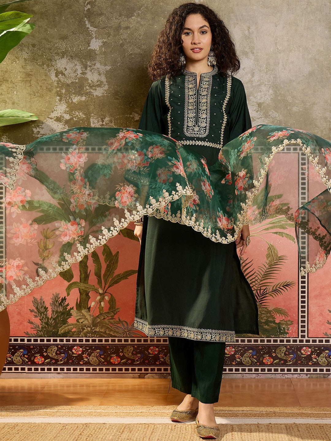 Embroidered Mandarin Collar Kurta & Trousers Kurta Set