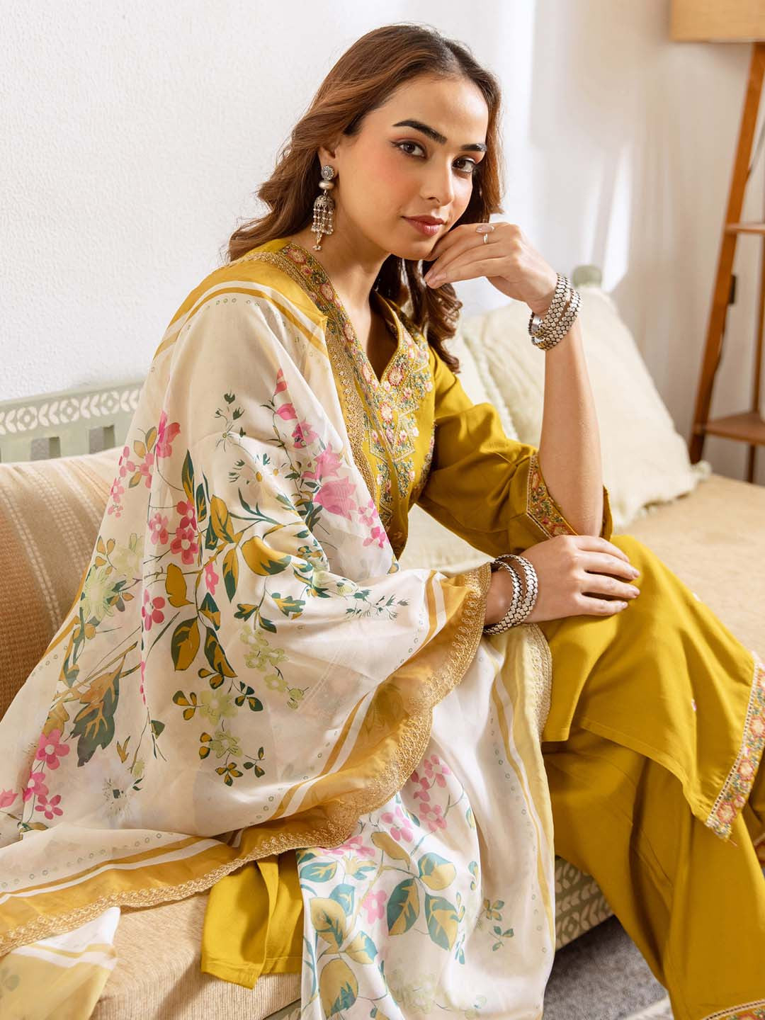Women Floral Embroidered Regular Thread Work Kurta with Palazzos & With Dupatta