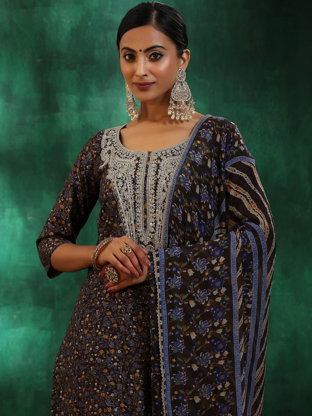 Women Floral Printed Regular Thread Work Kurta with Trousers & With Dupatta