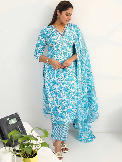 Women Floral Printed Regular Kurta with Trousers & With Dupatta