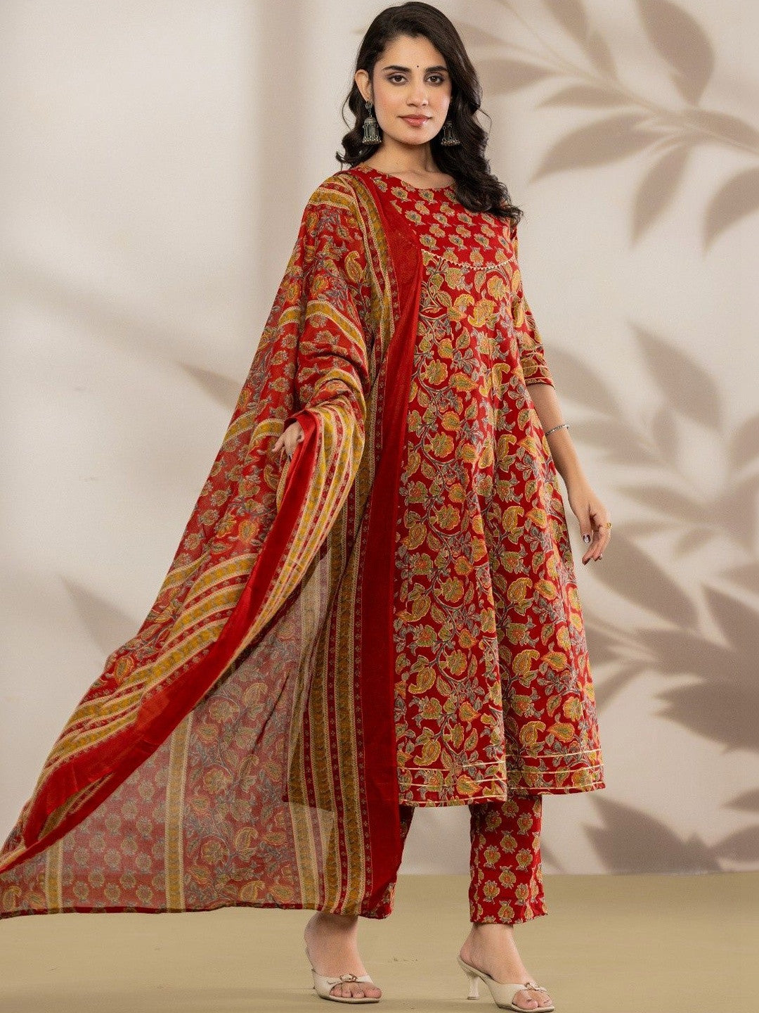Women Floral Printed Regular Pure Cotton Kurta with Trousers & With Dupatta
