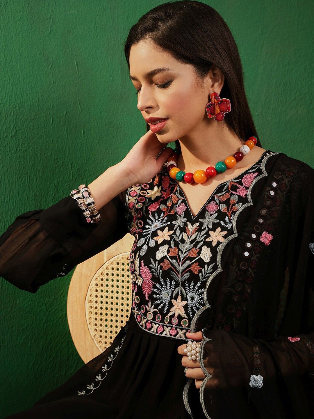 Dhiyona KL Floral Thread Work V-Neck Straight Kurta with Palazzos And Dupatta