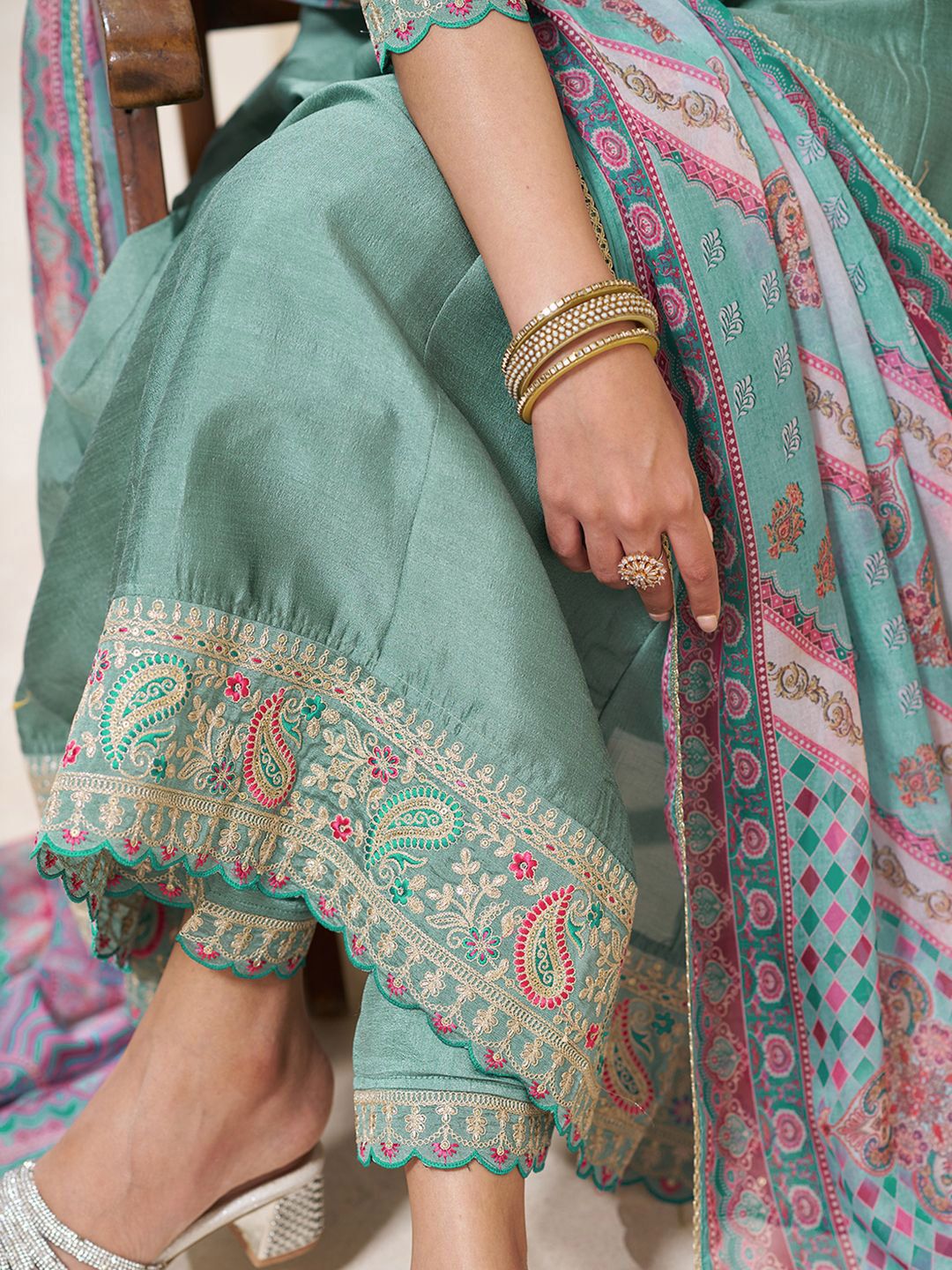 Dhiyona CH Women Ethnic Motifs Printed Kurta with Trousers & Dupatta